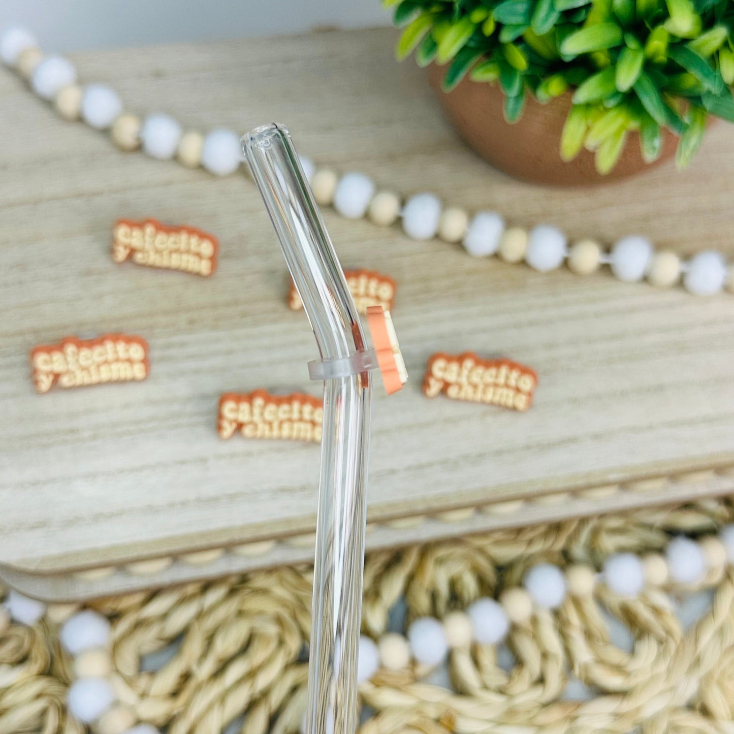 Cafecito y Chisme | Straw Charms